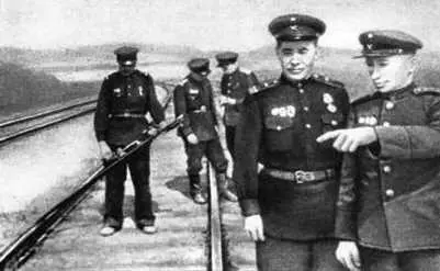 Путеобходчик Петровскозаводской дистанции пути Забайкальской железной дороги В - фото 148