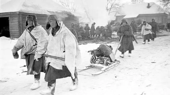 Бойцы 9А зимой 1941 года Фото из архивов ТАСС Согласно боевого приказа штаба - фото 19