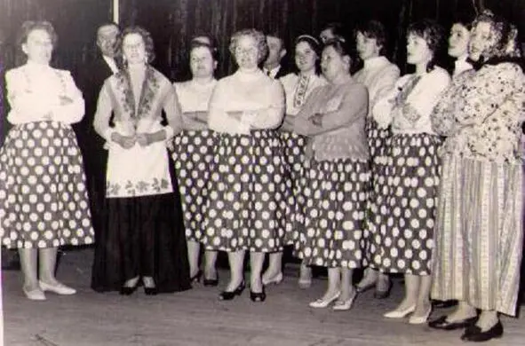 Фото 32 На сцене Дома культуры 1956 Фото 33 На сцене нового Дома - фото 44