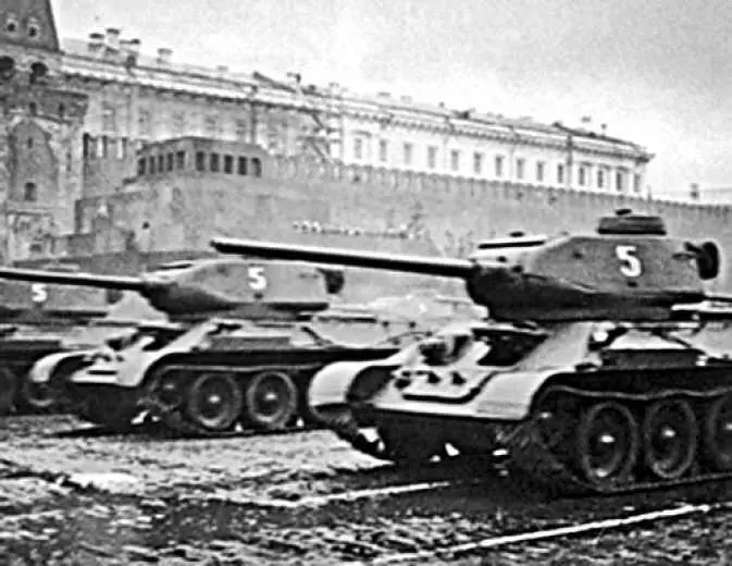 Т34 на Параде Победы 24 июня 1945 г И позже наши доблестные союзники не - фото 103