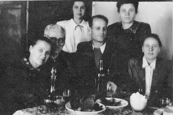 Родители в гостях у Щукиных Александра Гавриловна Алексей Васильевич Рита - фото 21