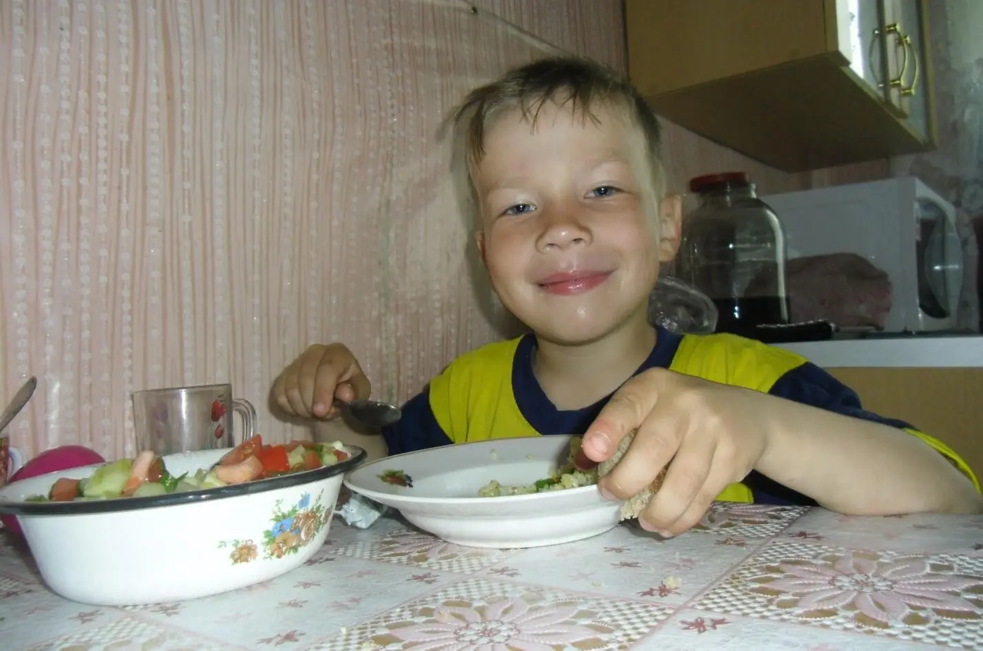 Витя иди обедать Идуу ответил Витя послушно Но за стол он не пошёл - фото 10