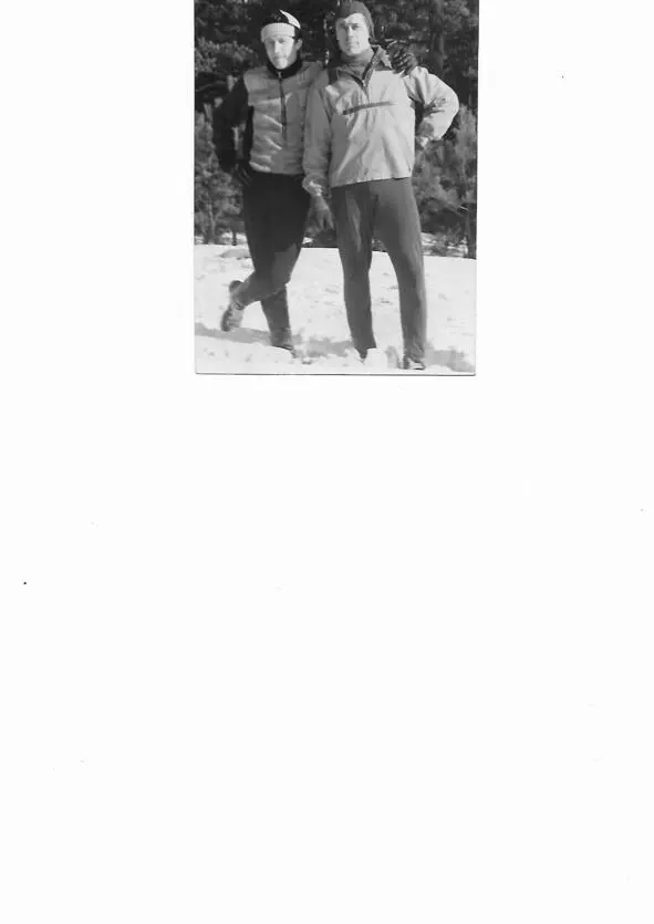 Володя Юферов и Я в Уктусе зимой 1968 год Девушка была сентиментальна видно - фото 7