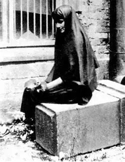 Анна Ахматова Непогребенных всех я хоронила их Я всех оплакала а кто - фото 145