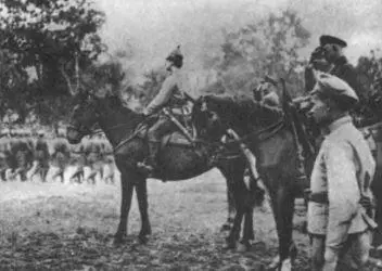 Тухачевский на строевом смотре частей Западного фронта 1920 г Юзеф - фото 22