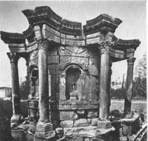 Круглый храм в Баальбеке якобы III век Главное сооружение Баальбека - фото 89