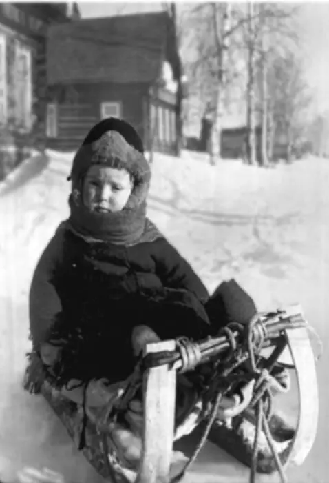 4 В эвакуации Череповец 1942 г Фото А И Бродского Из архива М И - фото 5