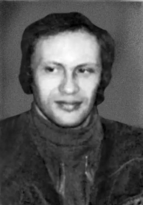 27 Дмитрий Бобышев Из архива Д Бобышева 28 Один из автопортретов - фото 28