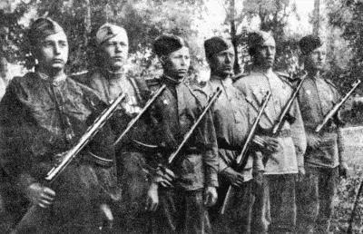 Лучшие люди 2го батальона полка слева направо младший сержант Урусов - фото 38