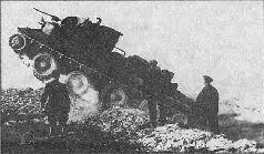 Танк ПТ1А вид сбоку 1934 г В отличие от танка ПТ1 в конструкцию ПТ1А - фото 160