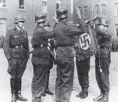 Церемония присяги добровольцами Валлонского легиона СС Брюссель 1943 год - фото 44
