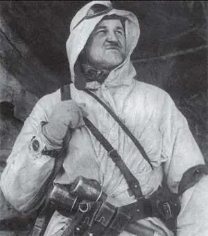 Латышский доброволец в зимнем камуфляже 1943 год Посещение рейхсфюрером СС - фото 67