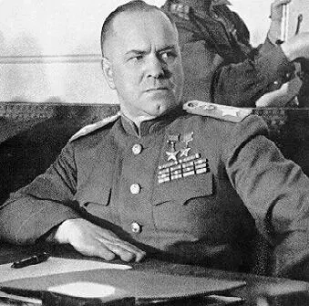 МУЖЕСТВО ПЕВЦА И УХМЫЛКИ ПИВОВАРА Ухмылистый диктор программы новостей НТВ - фото 2