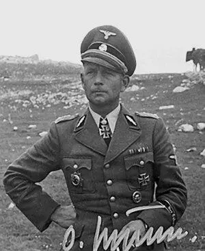 Штандартенфюрер СС Отто Кумм весна 1943 года на фотографии его автограф На - фото 20