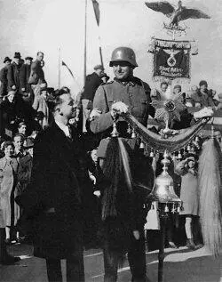 Чин оркестра Лейбштандрта во время аншлюса Австрии в марте 1938 года - фото 41