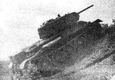 В сентябре 1943 г один из танков Т43 был перевооружен 85мм пушкой Д5Т и - фото 71