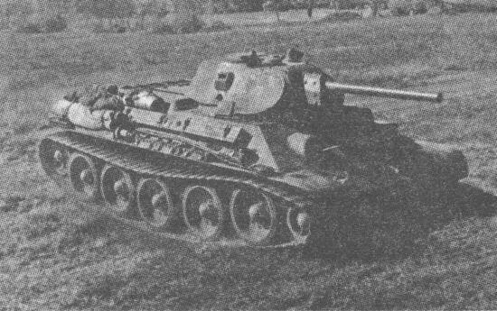Танк Т34 выдвигается к передовой Конец лета 1941 года Судя по всему первое - фото 69
