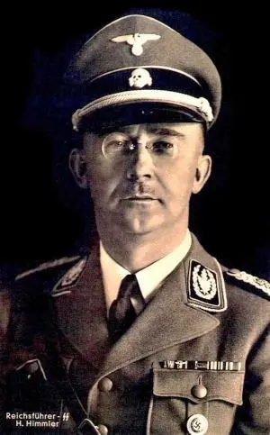 Рейхсфюрер СС Генрих Гиммлер 1940 Генрих Гиммлер слева в 1918 211918 - фото 61