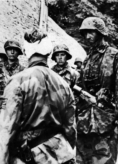 Солдаты и офицеры дивизии СС Гитлерюгенд в Нормандии июнь 1944 Формирование - фото 63