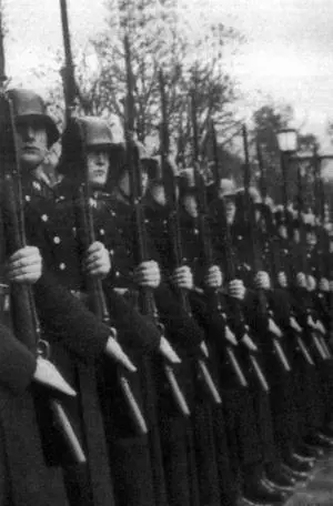 1я рота Лейбштандарта СС Адольф Гитлер Мюнхен ноябрь 1933 Парад - фото 143