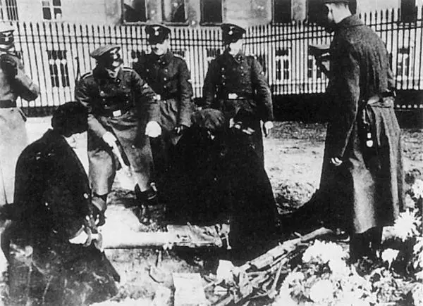 Чины СД и полиции безопасности в Варшаве ноябрь 1939 Являлась составной - фото 218