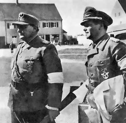 Сдача рейхсмаршала Г Геринга в плен в Аугсбурге 751945 Рядом с ним его - фото 101