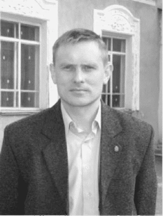 ЧЕЛОВЕЧЕК БОЖИЙ РАССКАЗ В автобусе потемнело незаметно как это всегда бывает в - фото 47