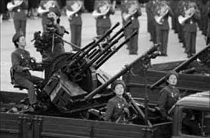 Парад в честь 60летия образования КНДР Последние десять лет были отмечены - фото 40