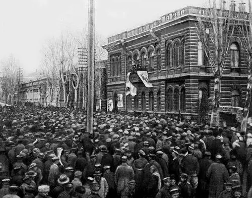 Митинг трудящихся Еревана по случаю установления Советской власти в Армении - фото 189