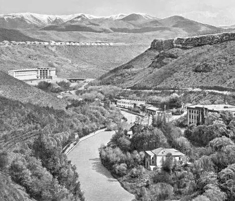 Курорт Арзни Г Г Агабабян Центральный крытый рынок в Ереване внутренний - фото 231