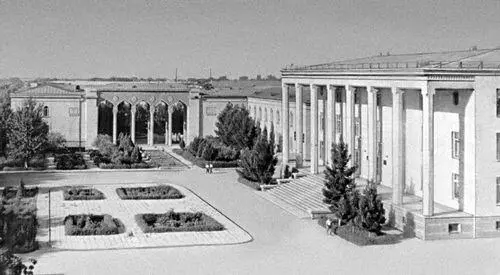 Ашхабад Академия наук Туркменской ССР 1952 Архитекторы Л К Ратинов Ю В - фото 9