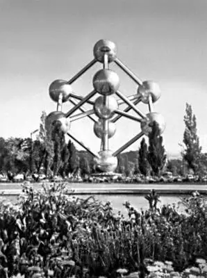 Брюссель Атомиум на территории Всемирной выставки 1958 Брюссель Дворец - фото 241