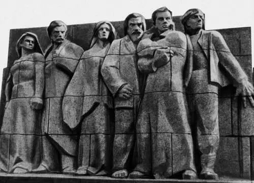 Л В Буковский Памятник борцам Революции 1905 на кладбище Матиса в Риге - фото 46