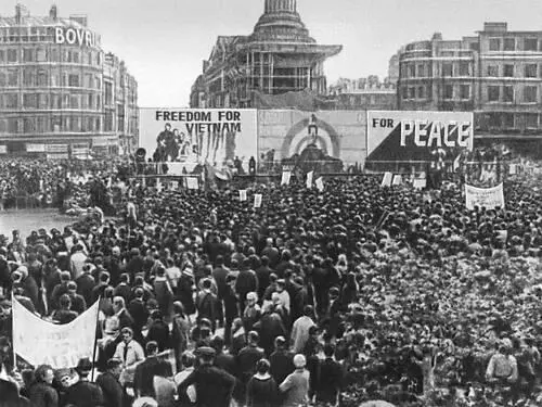 Митинг сторонников мира в Лондоне 1968 Пахота Миниатюра из английской - фото 207