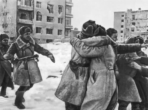 Соединение войск 21й и 62й армий в Сталинграде 26 января 1943 Части 8й - фото 150