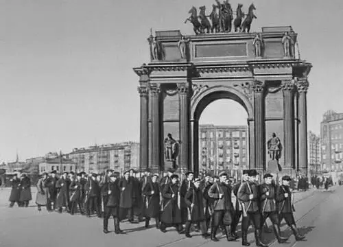 Отряды ленинградских рабочих отправляются на фронт 1941 Танки наступают на - фото 161