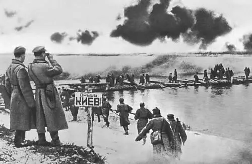 Переправа через Днепр 1943 Танки на Невском проспекте Ленинград 1941 Бой - фото 166