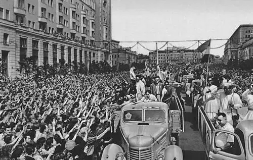 6й Всемирный фестиваль молодёжи и студентов Москвичи приветствуют делегацию - фото 15