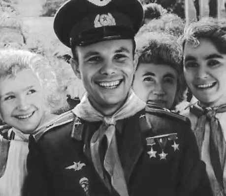 Всесоюзная пионерская организация Почётный пионер Ю А Гагарин 1961 - фото 19