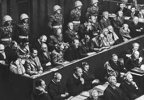 Нюрнбергский процесс 1946 Главные военные преступники Парад частей Войска - фото 11