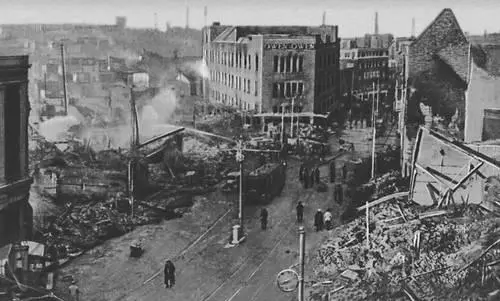 Центр г Ковентри утром 15 ноября 1940 после налёта немецкофашистской авиации - фото 15