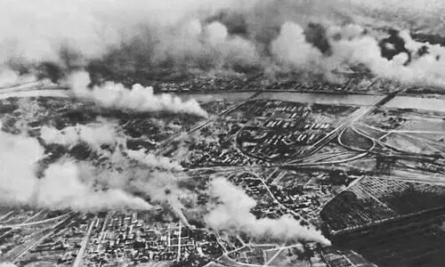 Варшава в огне Сентябрь 1939 Немецкофашистский десант на о Крит Май 1941 - фото 25