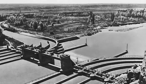 Оросительная система на р Чу Плотина и распределительный узел Плотина - фото 134