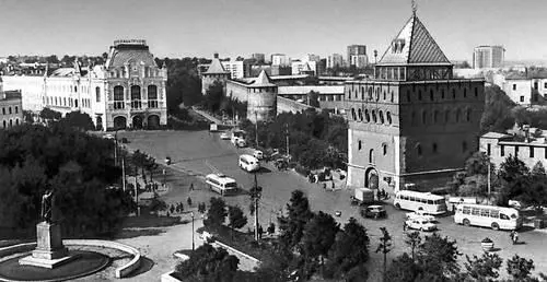 Площадь Минина Кремлёвские стены 1500 Достраивались в 150811 архитектором - фото 370