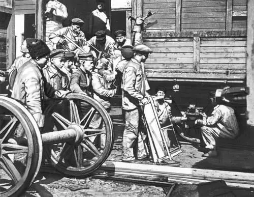 Коммунистический субботник на Александровской ж д 1920 Полк крестьянской - фото 128