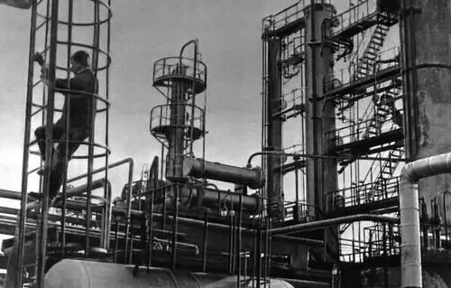 Грузинская ССР Батумский нефтеперерабатывающий завод Грузинская ССР Борьба - фото 554