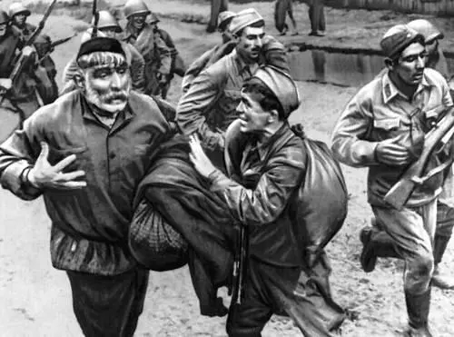 Кадр из фильма Отец солдата Реж Р Д Чхеидзе 1965 Серебряная чаша из - фото 557