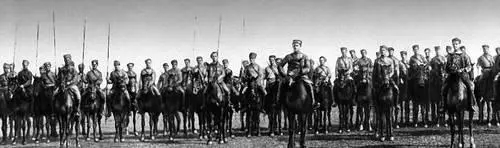 Подразделение 1й Конной армии РостовнаДону 1920 1й автоброневой отряд - фото 152