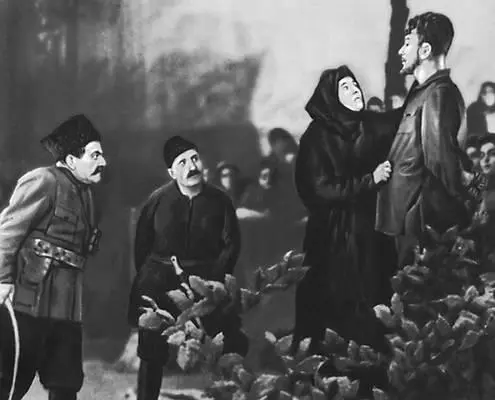 Сцена из спектакля На заре А К Гулакяна 1937 Гулам Мухаммад Гулам - фото 46