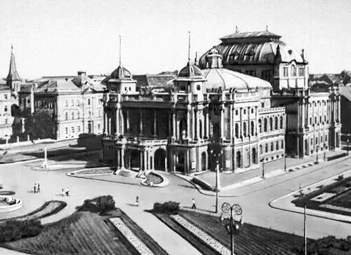 Площадь Маршала Тито В глубине Хорватский народный театр 189495 - фото 45